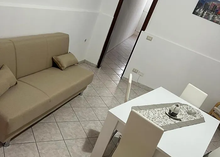 Sleep And Fly Apartment