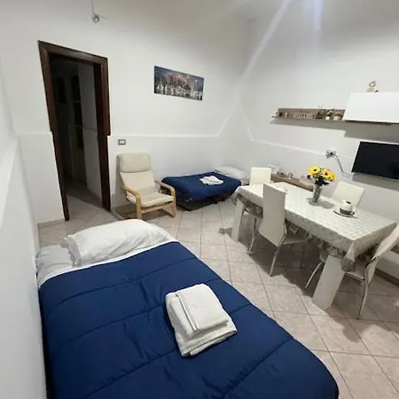 Sleep And Fly Apartment